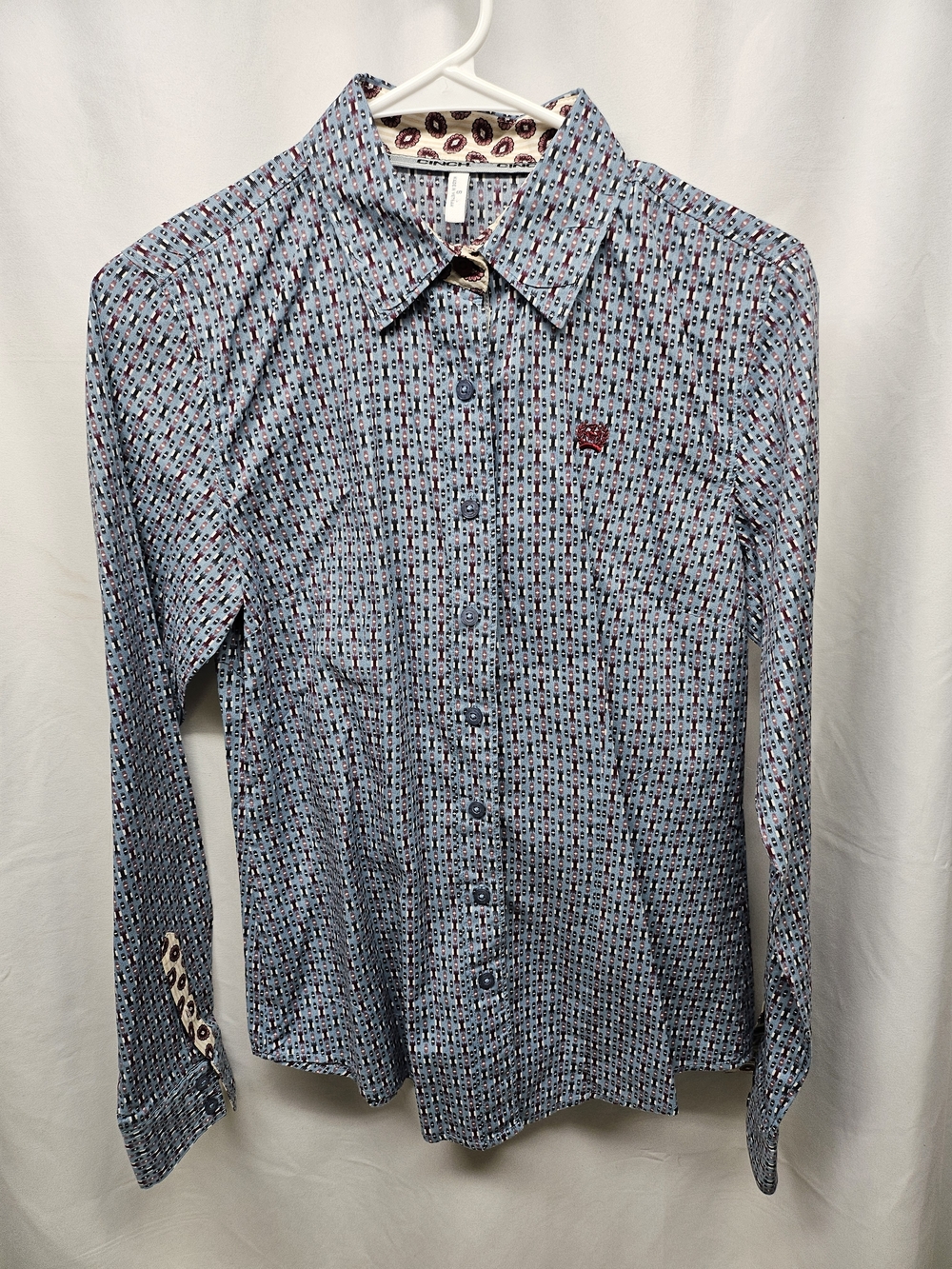 Cinch Women's Light Blue Geometric Button-Down Shirt